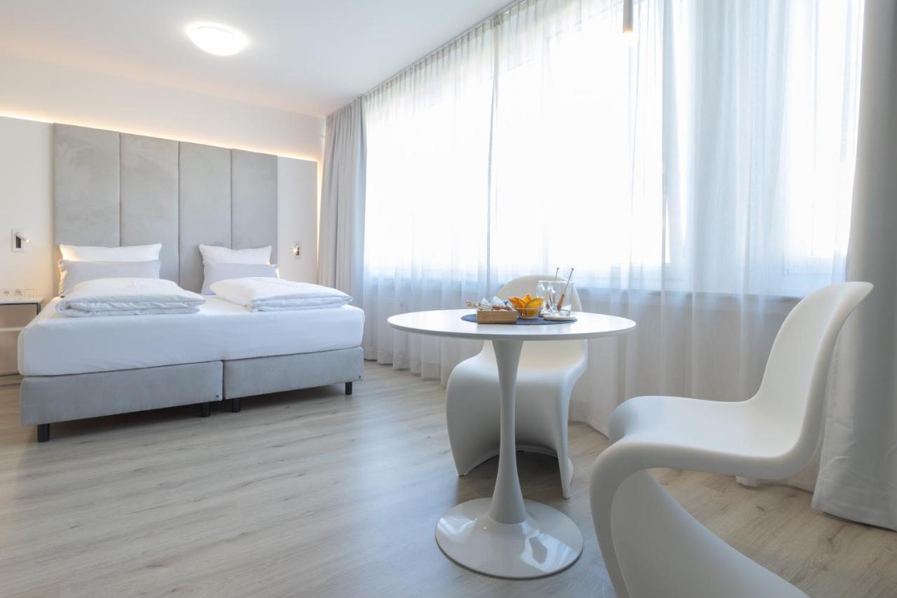 Zzzpace Smart-Hotel Bielefeld Zentrum Exterior photo