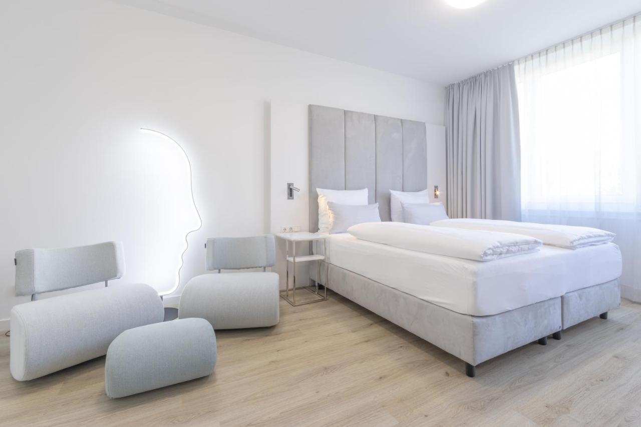 Zzzpace Smart-Hotel Bielefeld Zentrum Exterior photo
