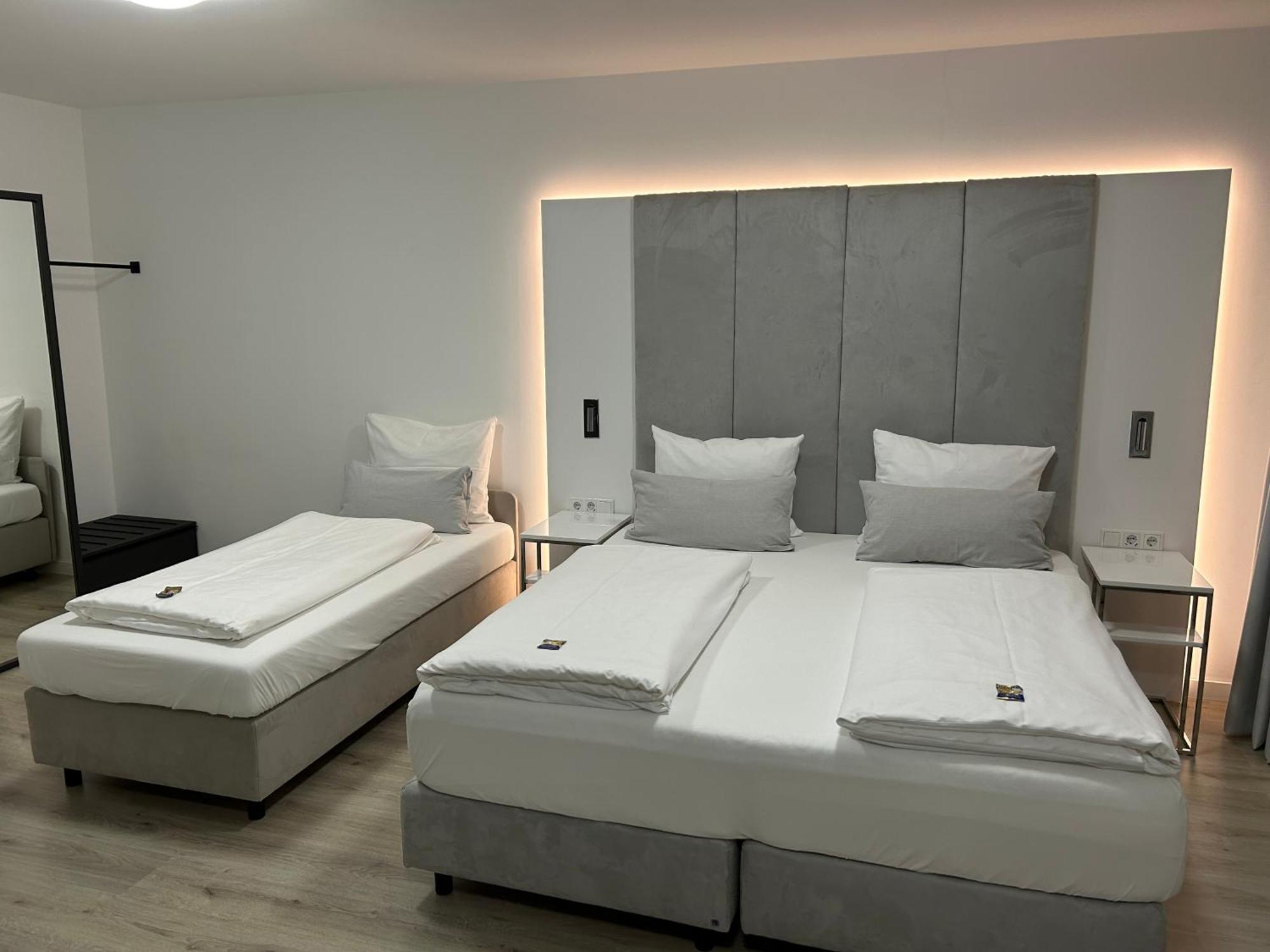 Zzzpace Smart-Hotel Bielefeld Zentrum Room photo